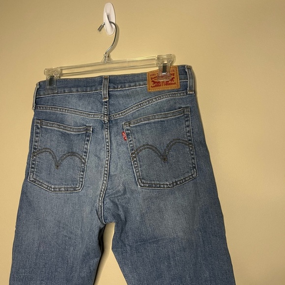 Levi’s Wedgie Button Fly Skinny Jean - Picture 10 of 13